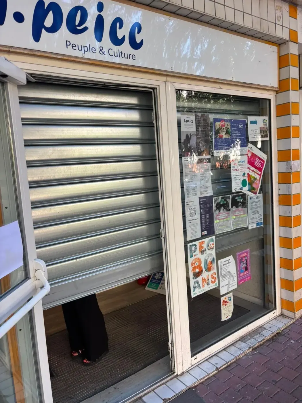 Déblocage de rideau métallique bloqué à Ivry-sur-Seine Déblocage de rideau métallique bloqué à Ivry-sur-Seine